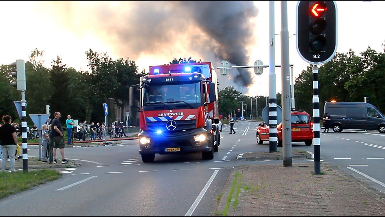 [CRASHTENDER inzet] GRIP 1 Zeer Grote Brand Soesterberg, Veel Brandweer, Politie en KMAR met Spoed