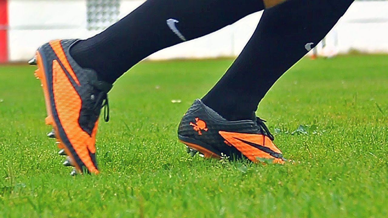 Nike Hypervenom Phantom SG Pro Unboxing by freekickerz