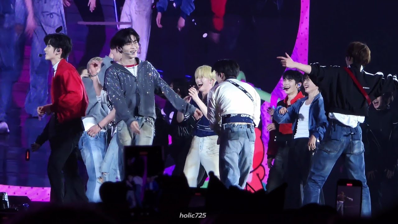 251003 Kidz zone + Goosebumps ZEROBASEONE 장하오 ZEROBASEONE WORLD TOUR [𝗛𝗘𝗥𝗘&𝗡𝗢𝗪]