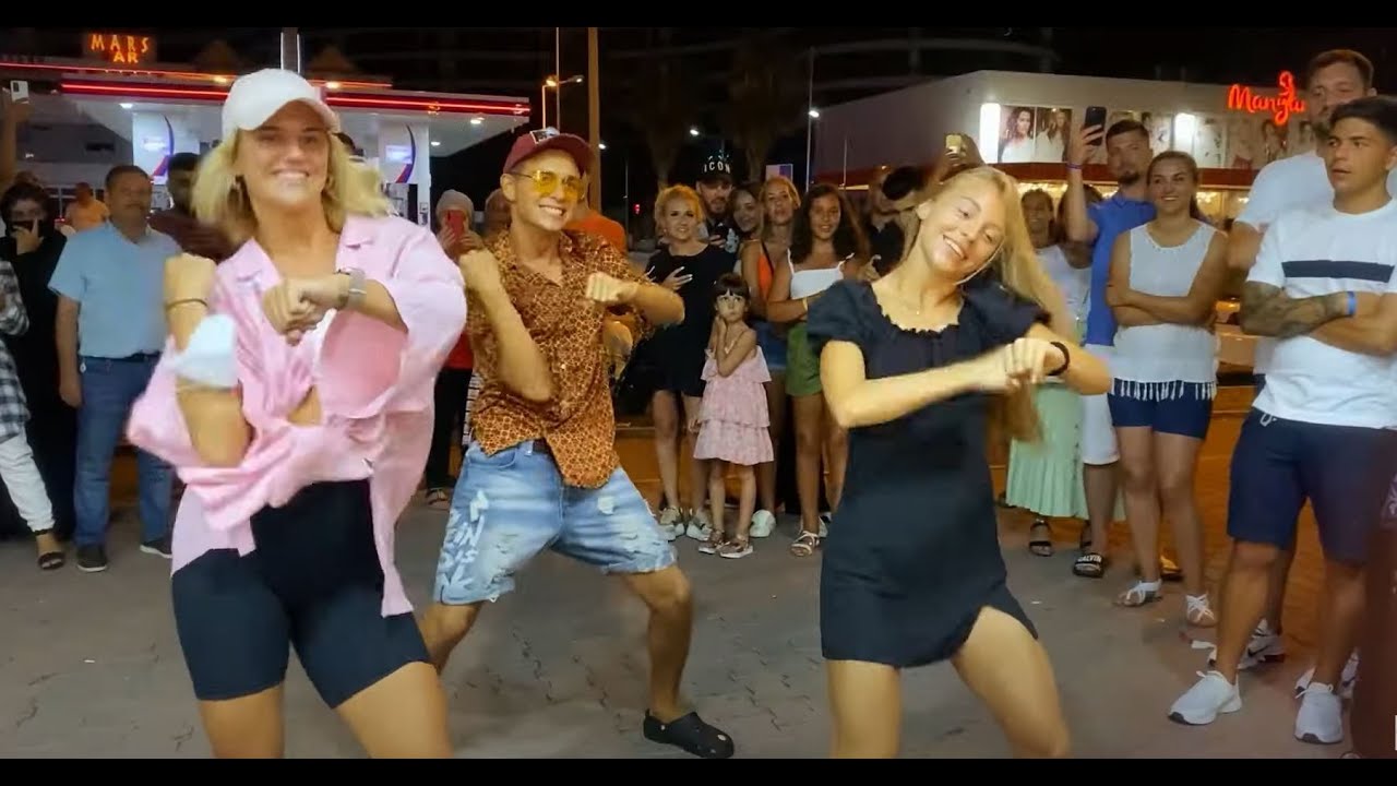 &Ccedil;ılgın Dondurmacı ve Dans&ccedil;ı Grup Kalbimsin ( Ente albe) Şarkısı İle Ortalık Yıkılıyor