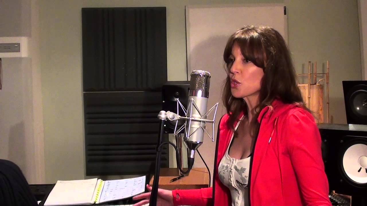 Jacqui Hamilton sings We're All Alone by Boz Scaggs