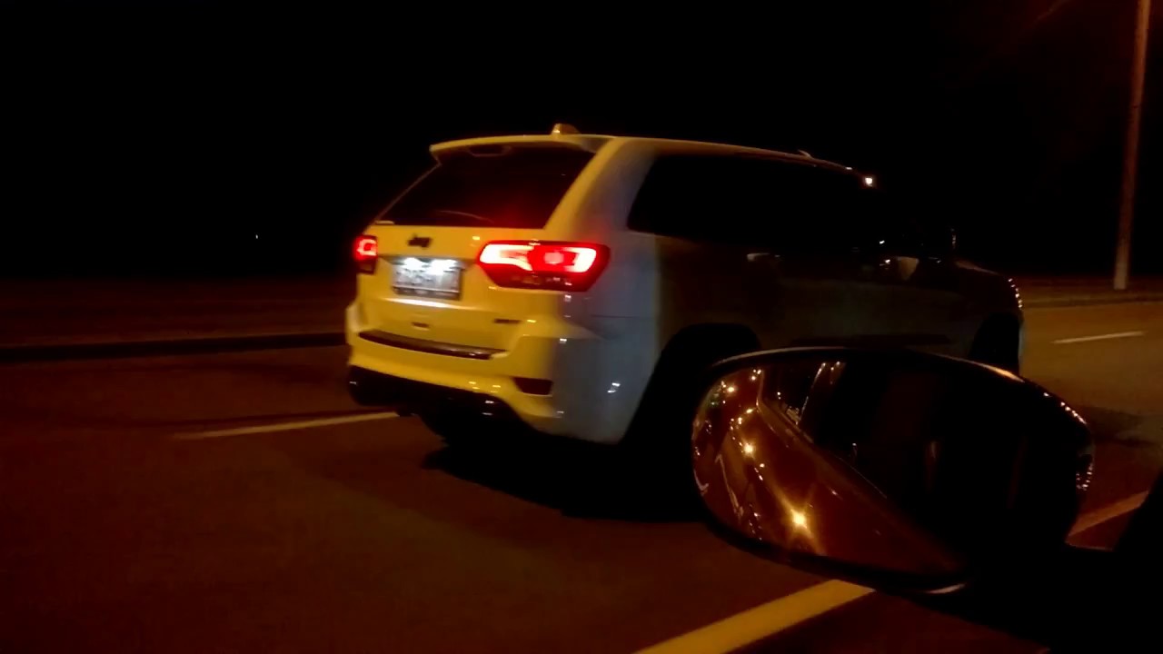 Jeep Grand Cherokee SRT8 6.4 WK2 exhaust flame