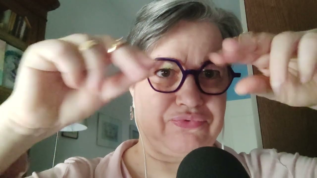 Asmr - trucco con i folletti della positività e le farine per Cristina 