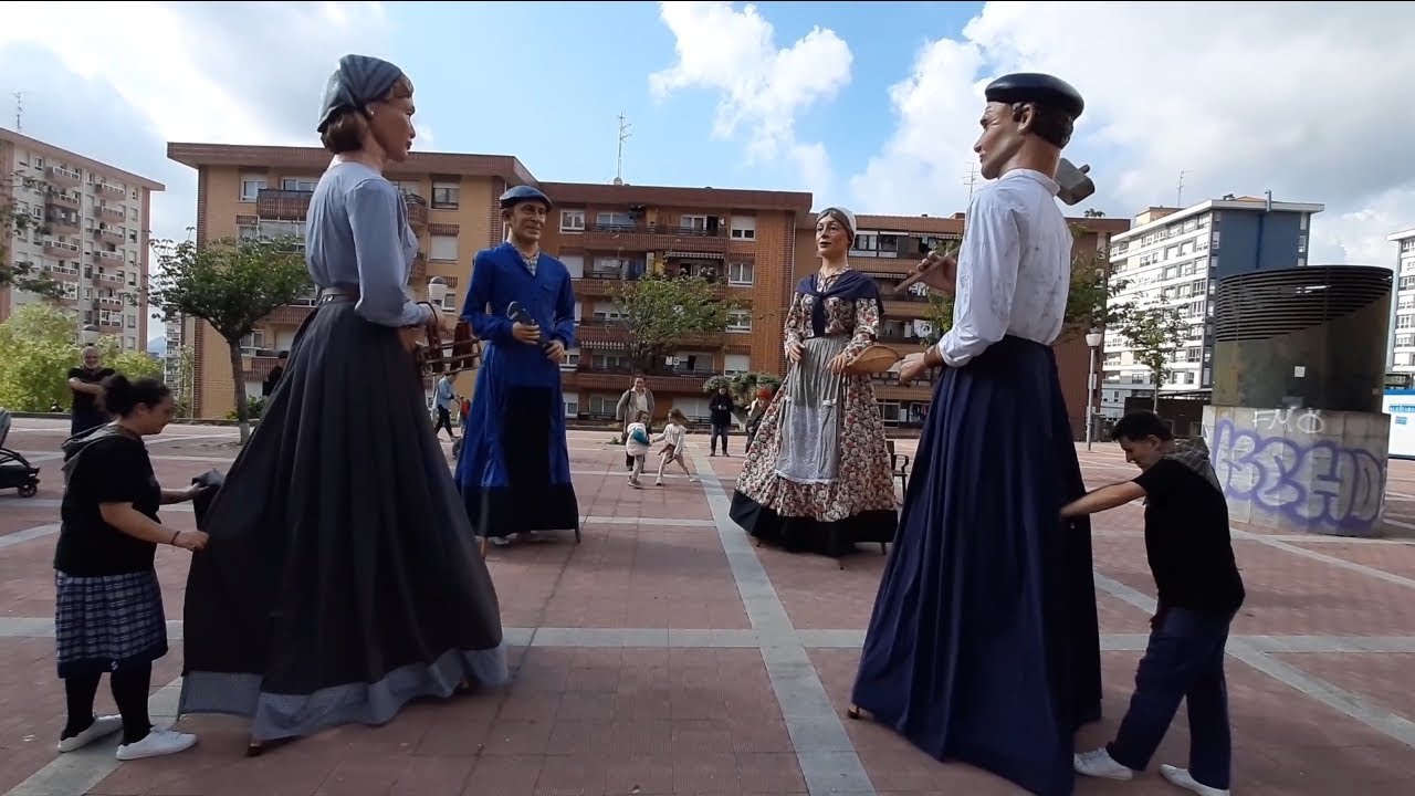 Presentación de los dos nuevos gigantes de Barakaldo | Gurutzeta-Cruces | 20/5/2023