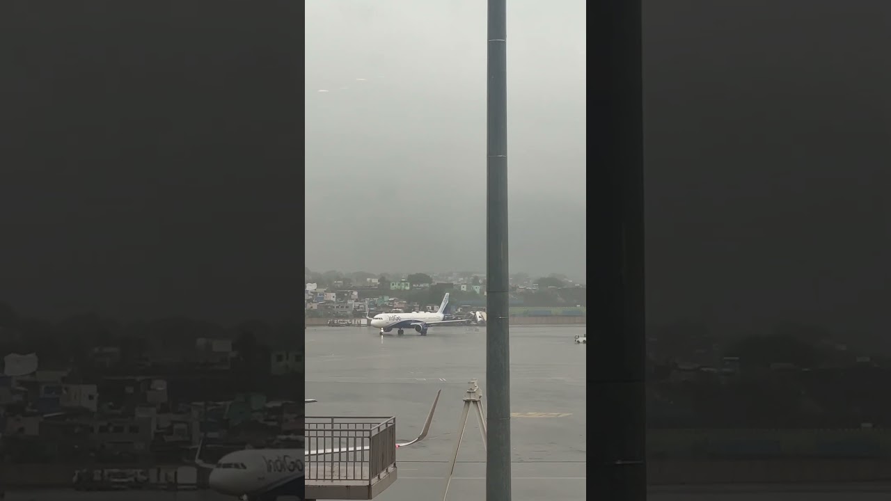 Rainy Runway Takeoff 🛫 🌧✈️ #airportvibes #FlightExperience #RunwayViews #rainyweather