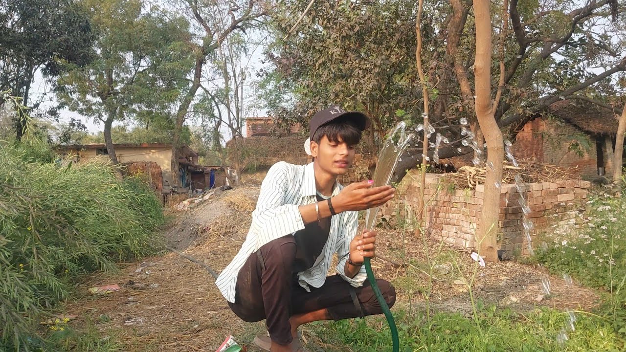 Khet Mein Pani chal raha hai 😇