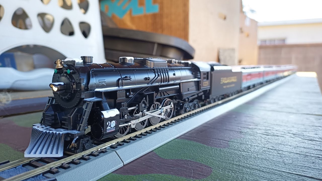Polar Express 20th Anniversary Steam Engine plus Add on Passenger Cars