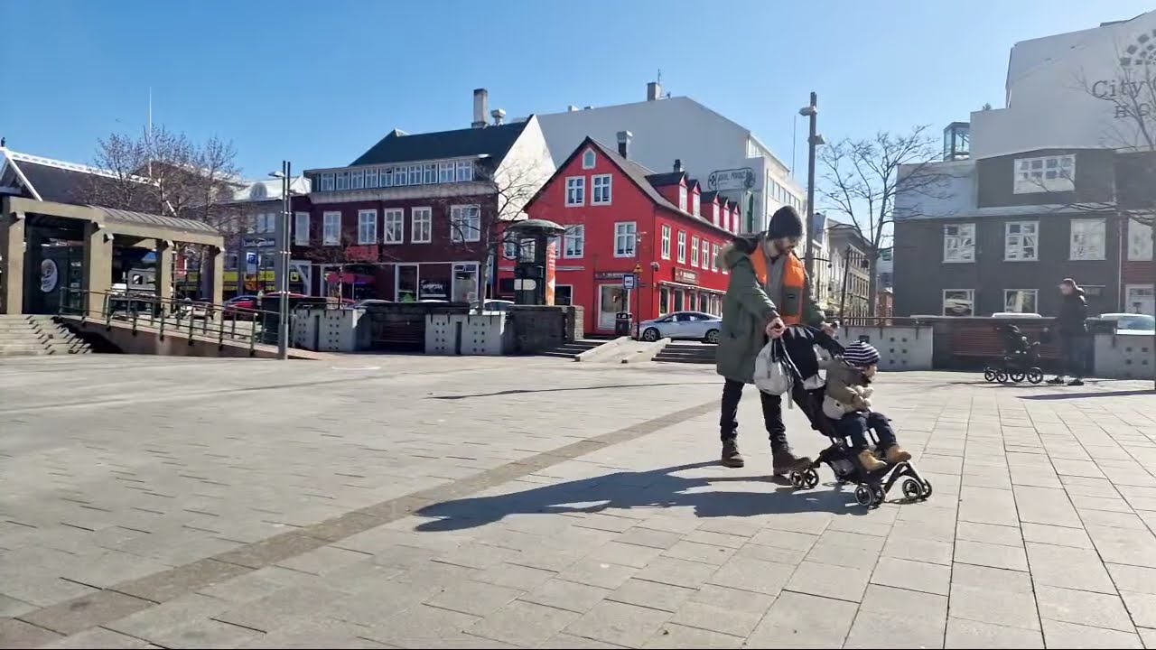 Live Cam Reykjavik Iceland Walking Tour live stream
