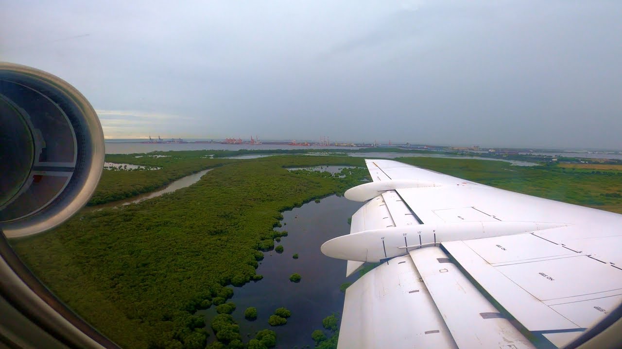 Landing Brisbane Airport runway 19L / Fokker 100 / 4K