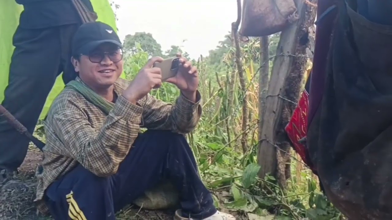 MGNREGA... Working For 11 Days # Road Cleaning At Laang