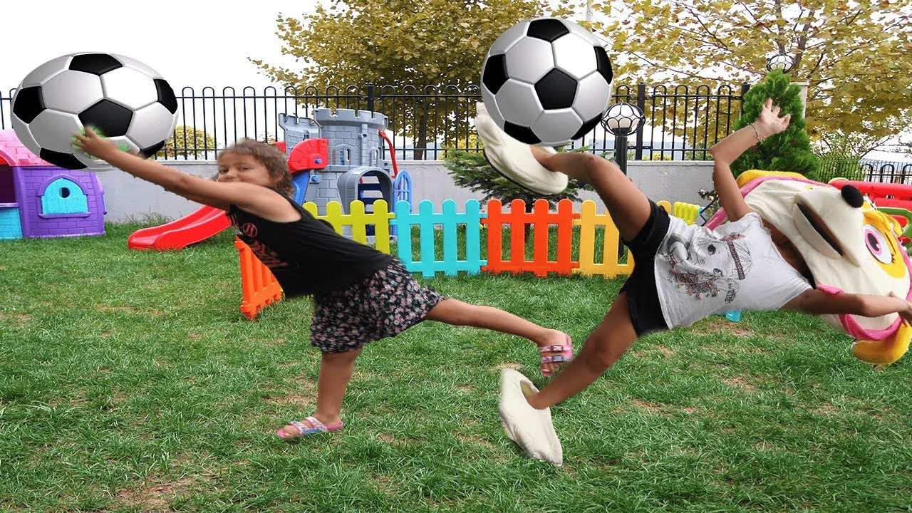 Elif Öykü ve Masal Komik Futbol Oynuyor! Learn Colors With Funny Football