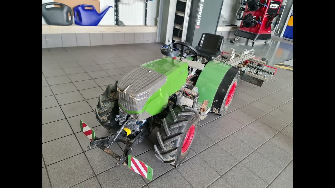 Fendt Vario 1050 mit funktionierendem, freiprogrammierbaren Joystick Traktor Kinder