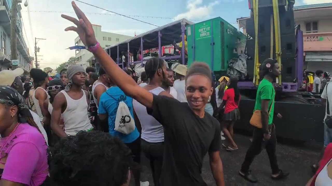 ￼ J&rsquo;ouvert  morning, Antigua carnival 2025