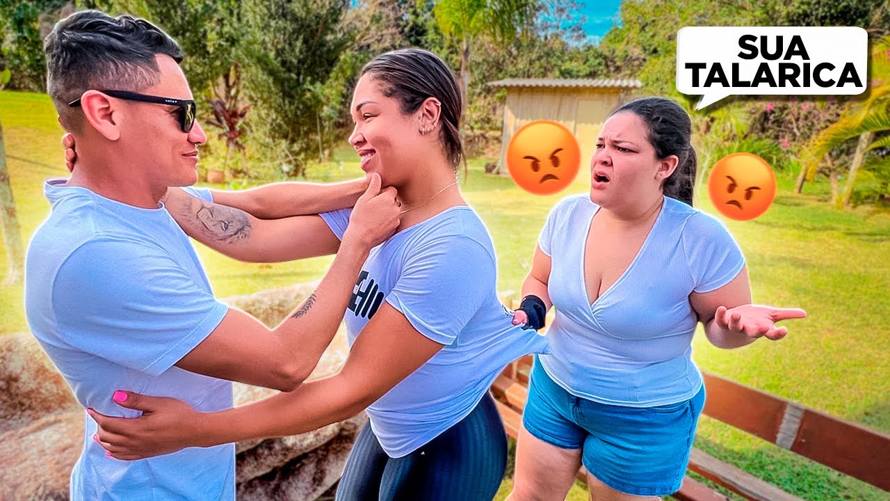 DEI ENCIMA DELE NA FRENTE DA MINHA AMIGA!! *olha a reação dela*