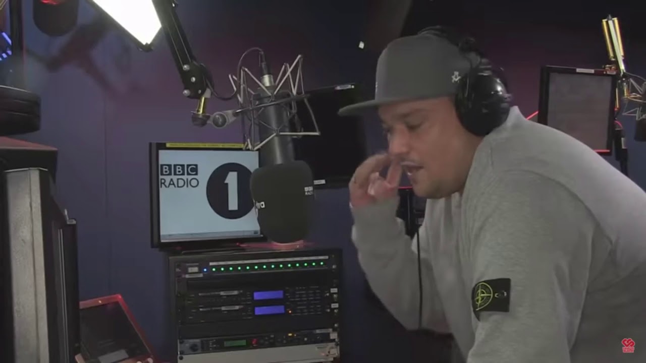 MAN'S NOT HOT (FUNNIEST PART!!) | MC QUAKES - Fire in The Booth
