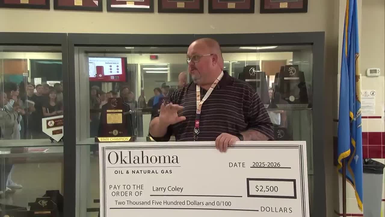 Ardmore science teacher, coach recognized as top 10 teacher in state