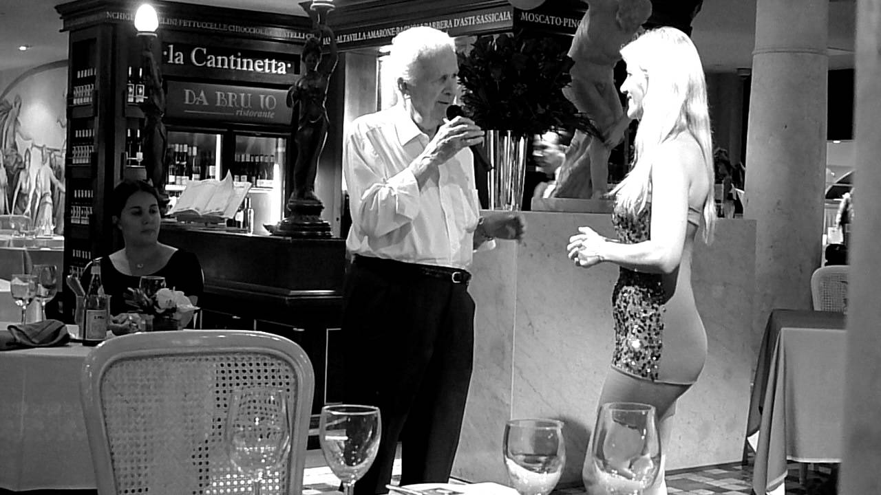 Nuria Lima & Jean Paul sing 