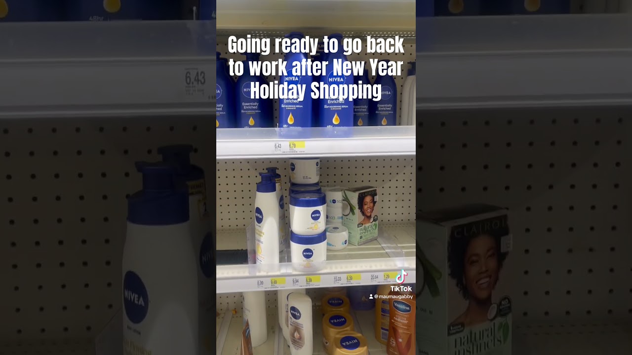 Nurse shopping for skincare after Holiday in order to resume work #nurses #healinghands #3d #care
