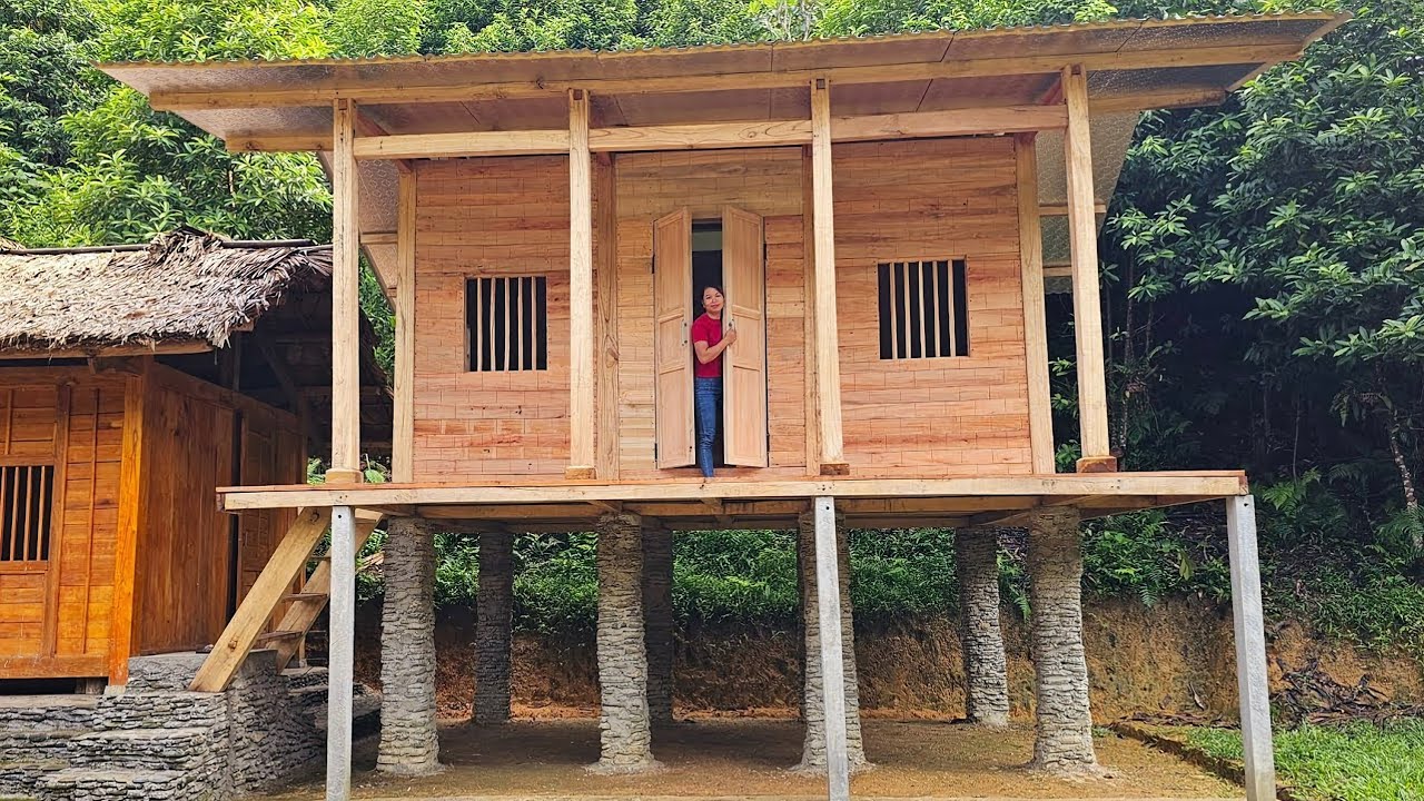 How to design doors and assemble the barge for your dream wooden house