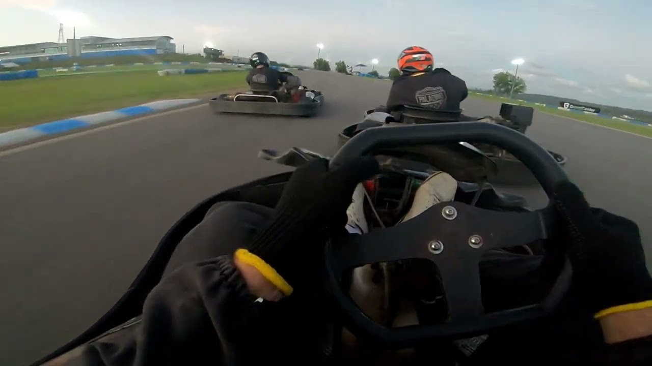 Disputa de kart no Circuito Internacional Paladino - On Board - Erik Queiroz
