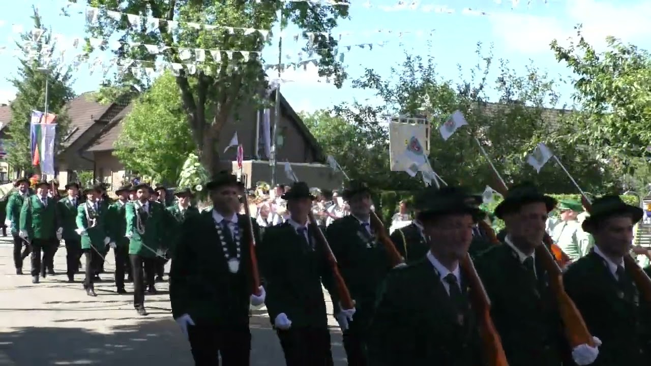 Brauchtum & Tradition NRW - 529. Schützenfest Bedburg Königshoven 2025    Frühparade