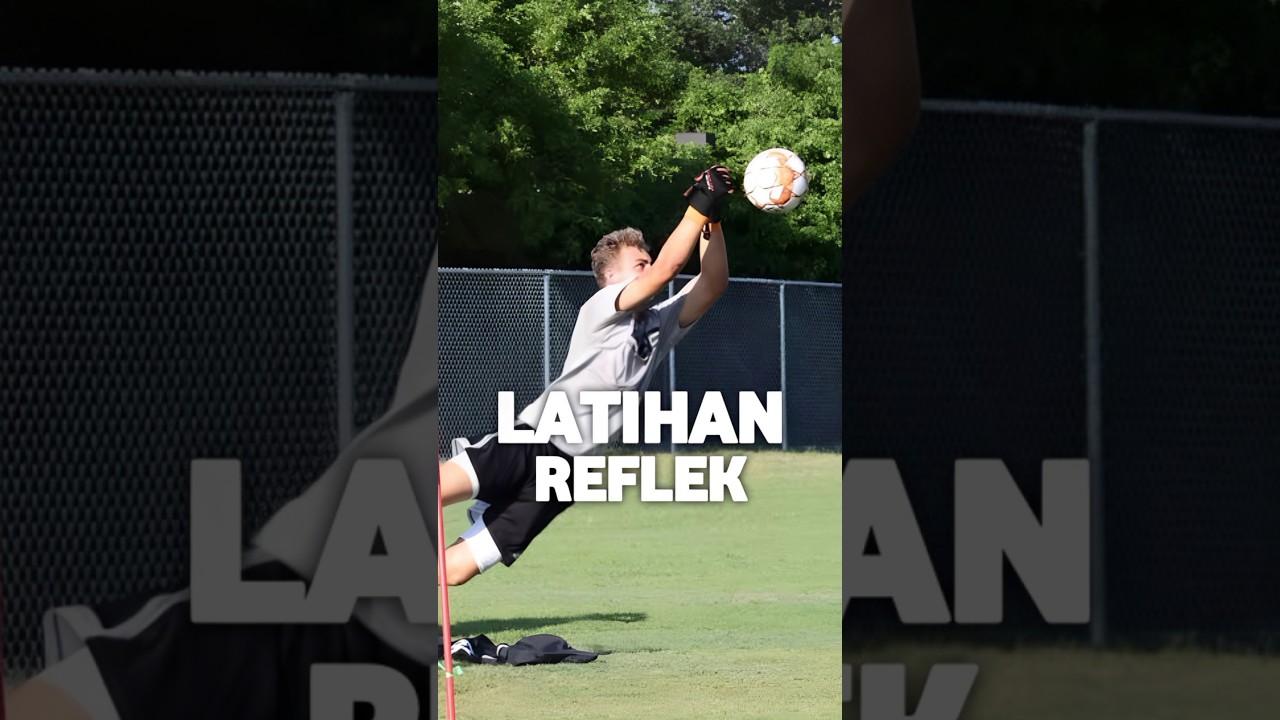 Begini cara latihan reflek kiper profesional 😱 #football