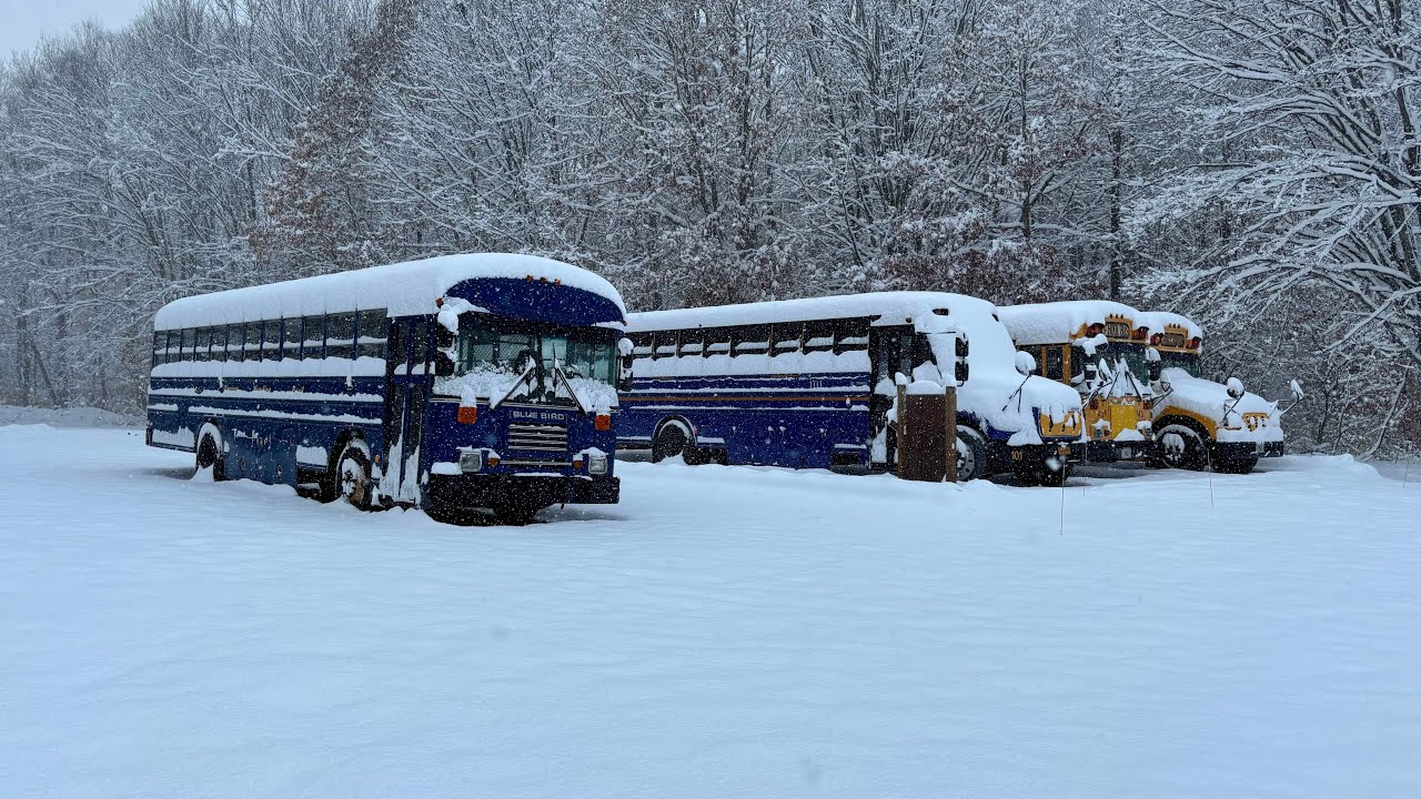 Холодный запуск всех 6 автобусов — первый снег в этом сезоне
