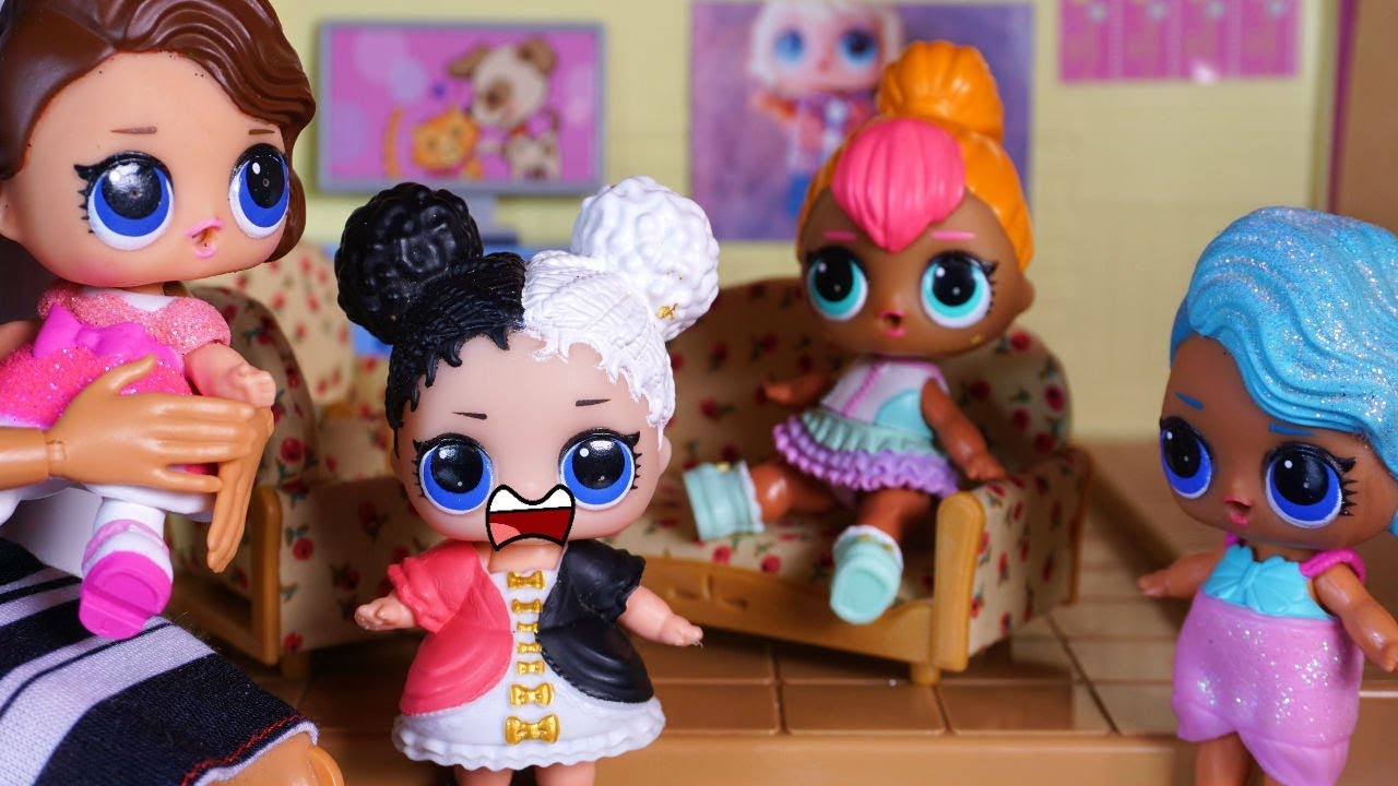 LOL SURPRISE DOLLS Learn About Doing Good Deeds And Harper Is Jealous!