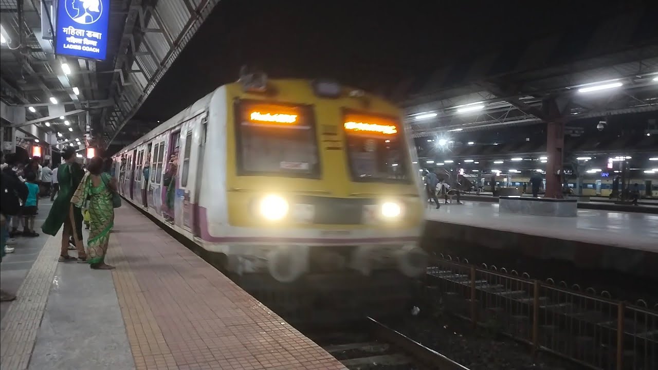Diva junction railway station night train journey video | Night local trains mumbai traveling video