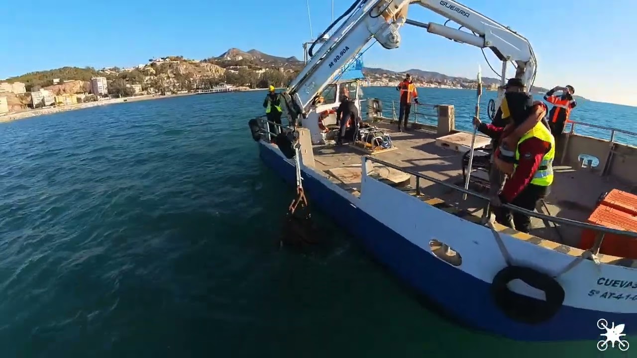 Instalación boya oceanográfica.