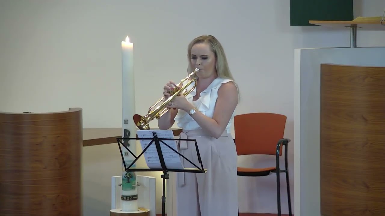 Melissa Venema performing Don’t cry for me Argentina
