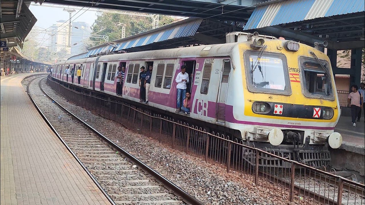 Exhilarating Local Train Moments at Kings Circle | A Spectacular Visual Treat