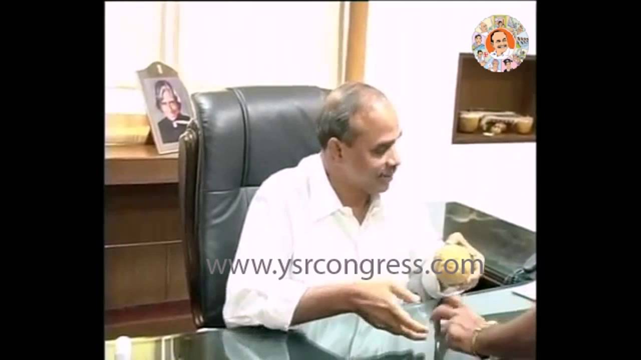 YSR TTD Laddu eating