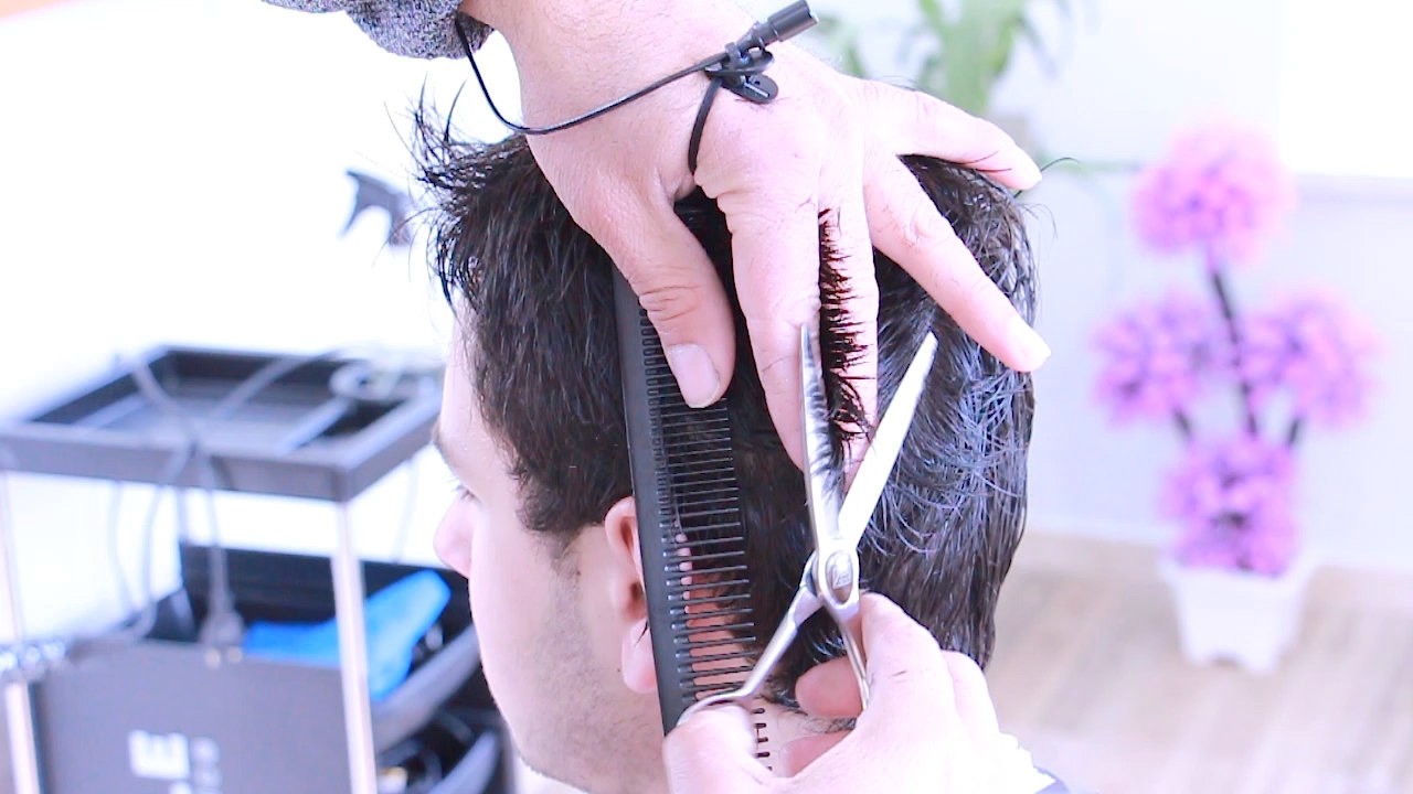 Asmr Barber-Relaxing men's haircut with scissors sound