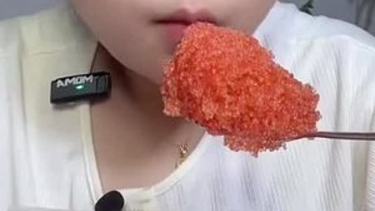 菜菜的大口，爽#强烈推荐 #解压 #咀嚼音 #抖音美食 #好吃到停不下来