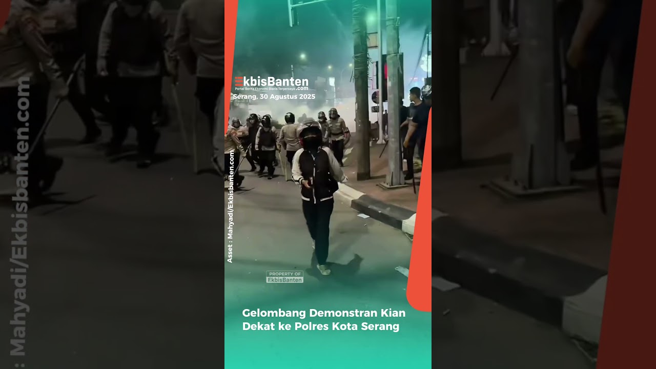 Gelombang Demonstran Kian Dekat ke Polres Kota Serang