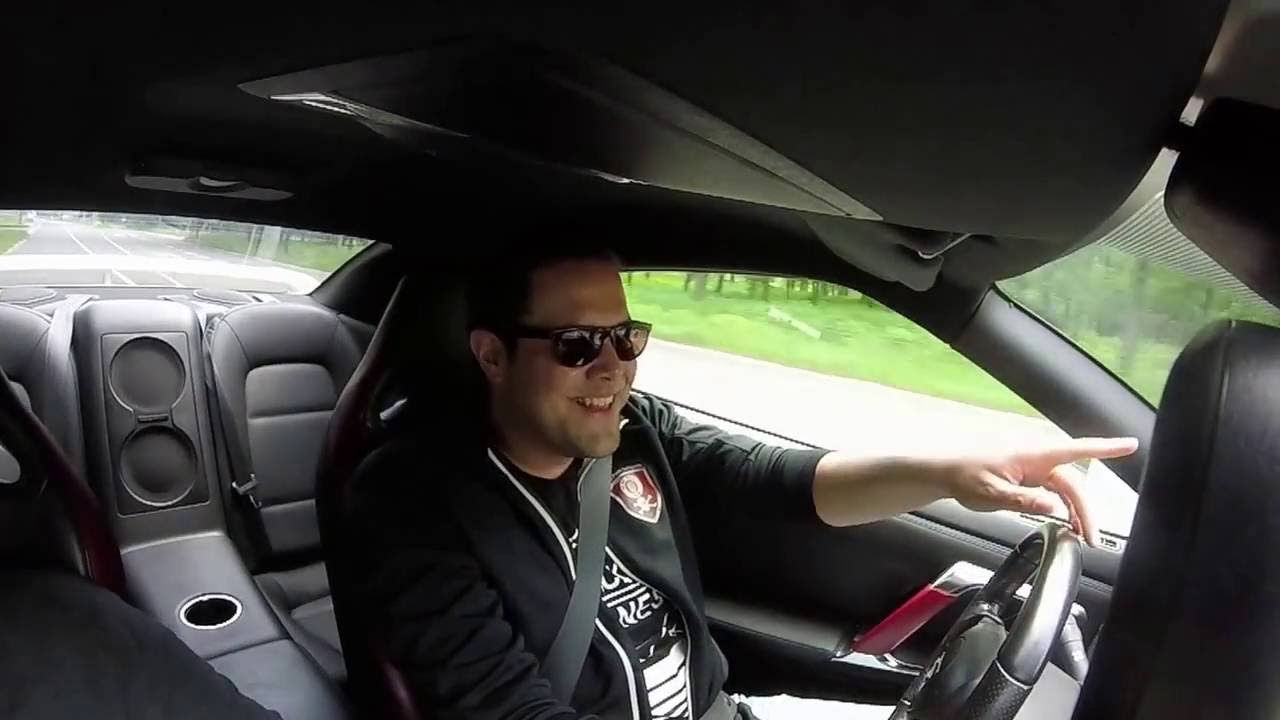 Nissan GT-R acceleratie bij stoplicht P600 Switzer Tuning