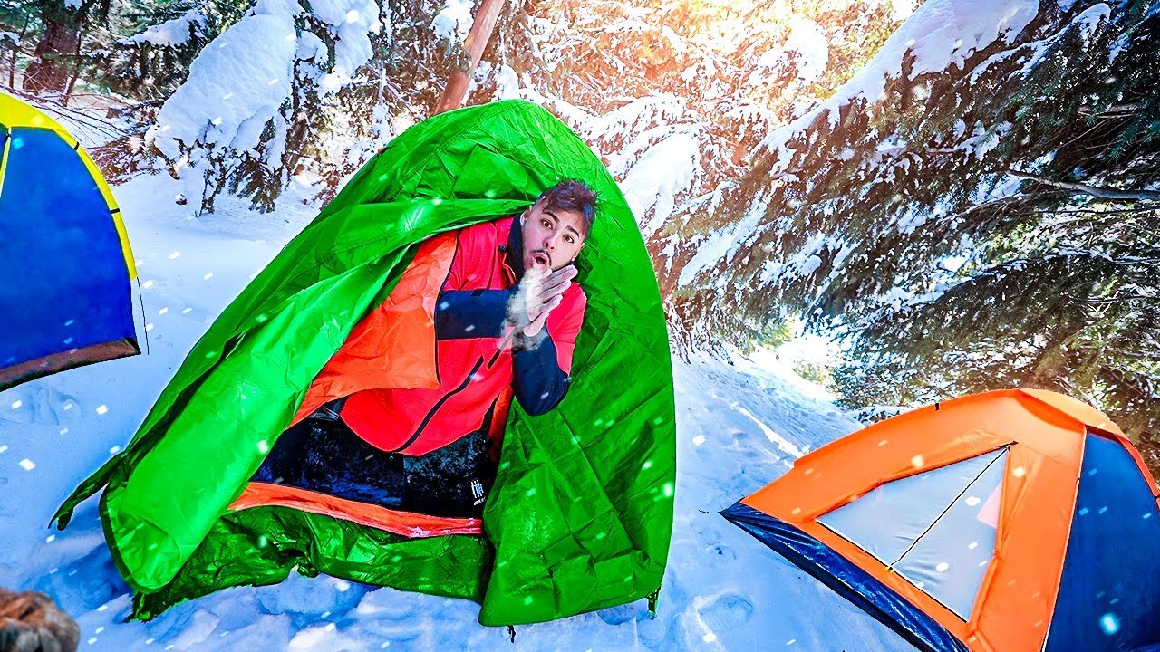 ACAMPAMOS NA FLORESTA COM MUITA NEVE ❄️