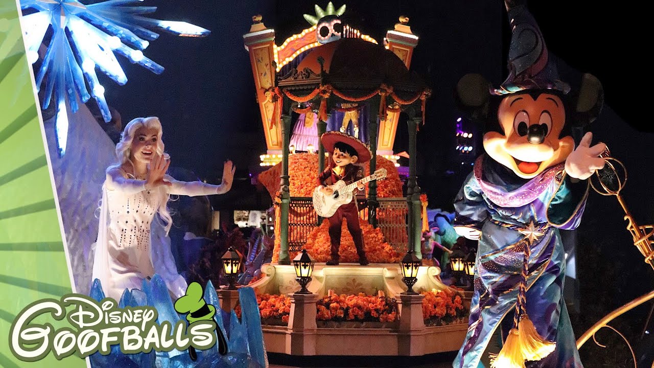 Magic Happens! Parade [Nighttime Performance] - Disneyland Resort Anaheim 2020 🇺🇸
