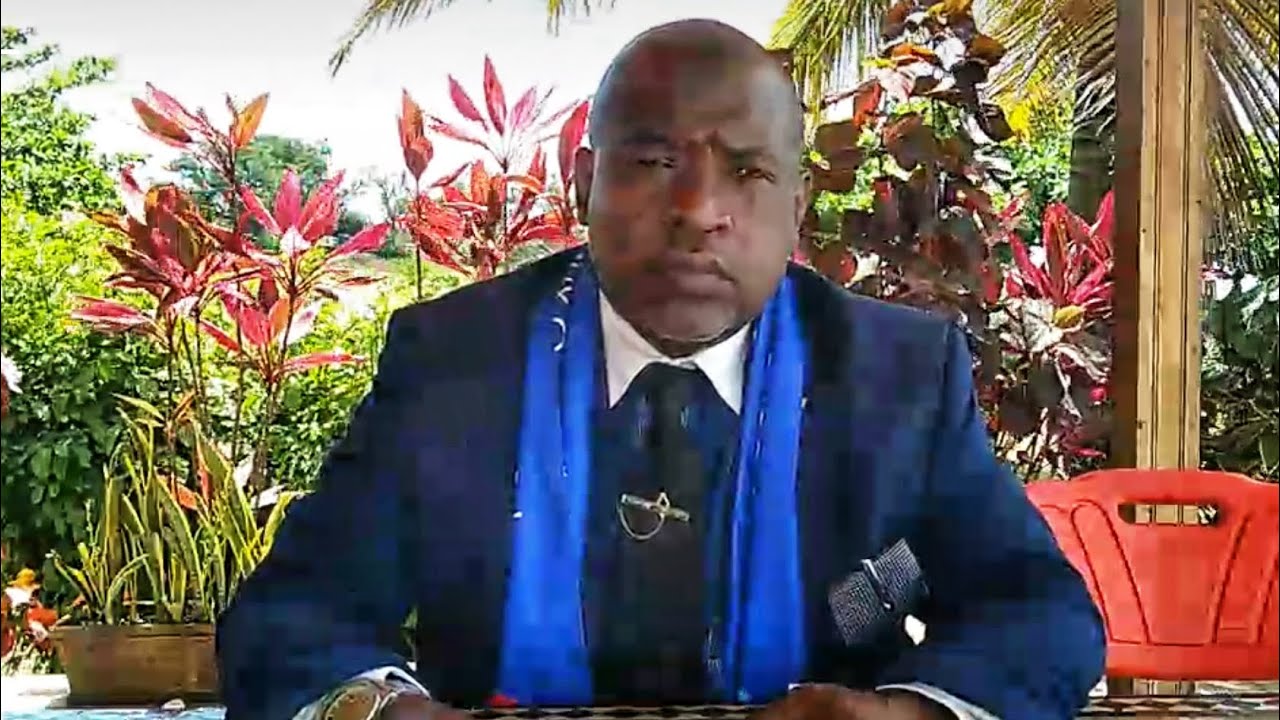 Entretien avec Razida, sur la crise qui frappe les Comores  | Al Comorya