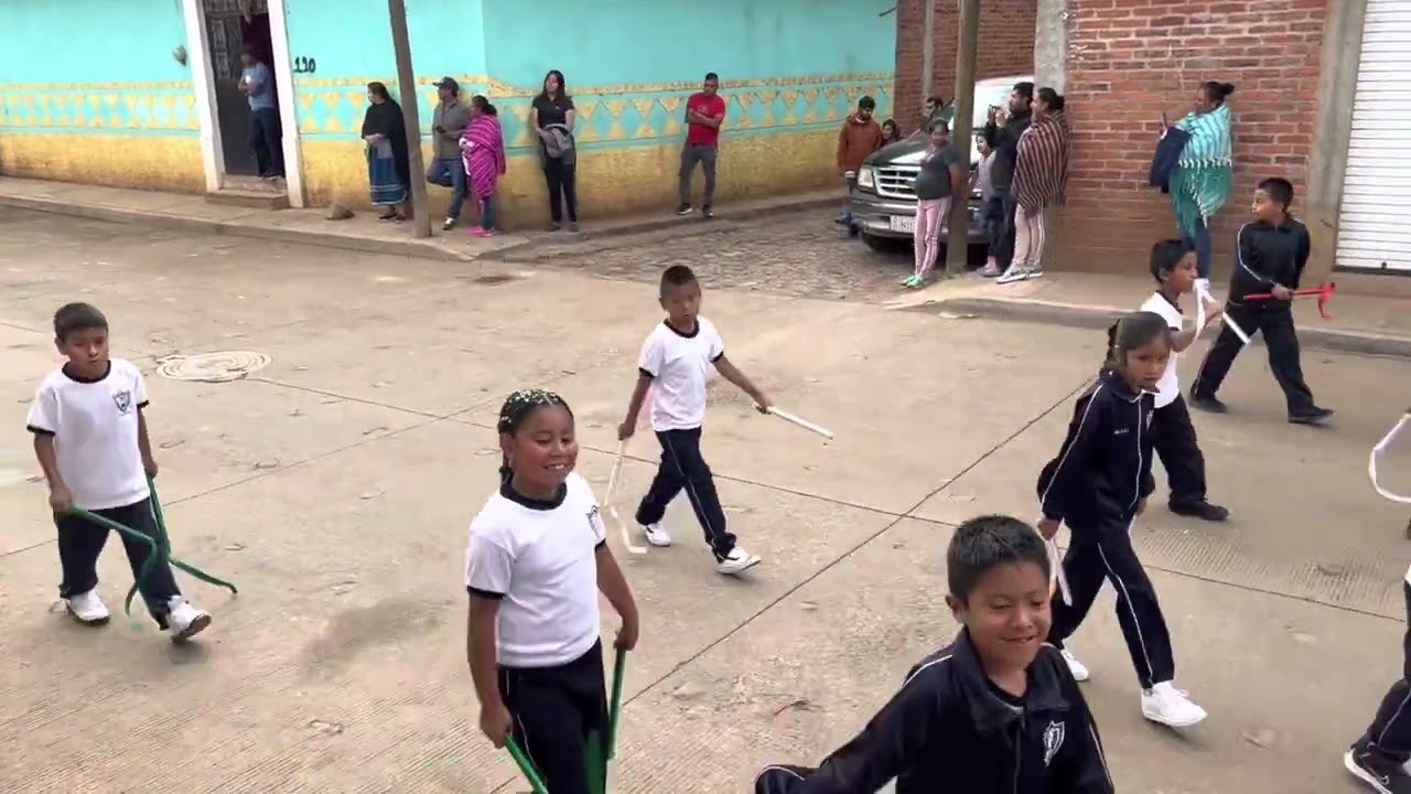 Desfile del 20 de noviembre en Santa Fe de la laguna michoacan 2022