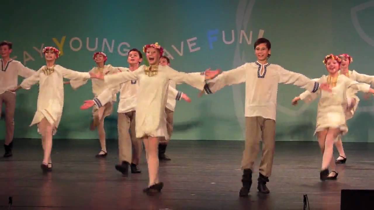 (Счастливое﻿ детство)Russia Folkdance-Ivan Kupala