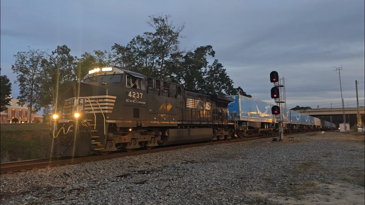 AMAZON TRAILER TRAIN, SOLO AC44C6M pulling 9,300+ FEET?! NS 206 at Stockbridge, GA 10/4/25