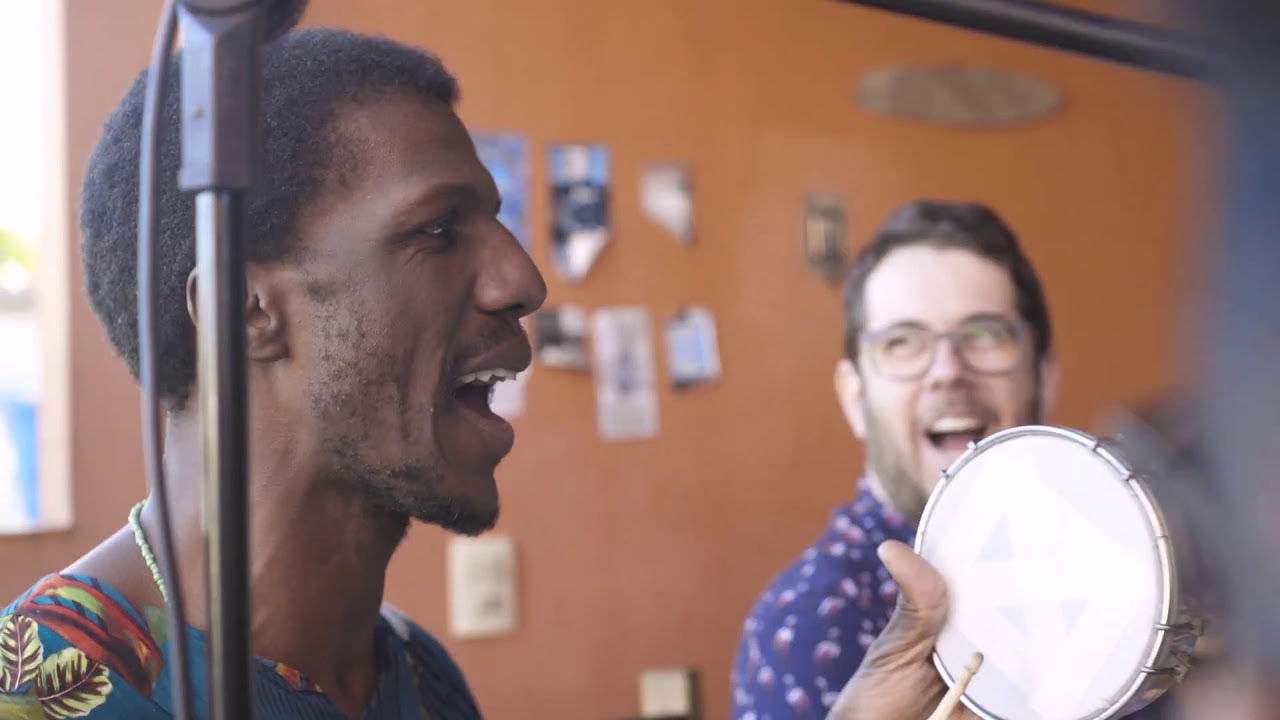 Partido Alto - Douglas Germano e Batuqueiros e sua gente   #douglasgermano  #batuqueirosesuagente