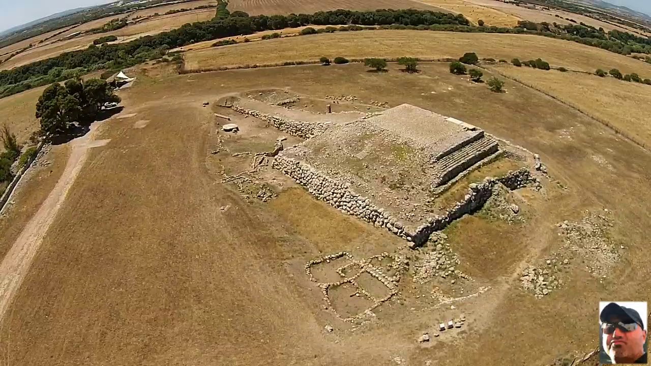 Monte d'Accoddi visto dal drone