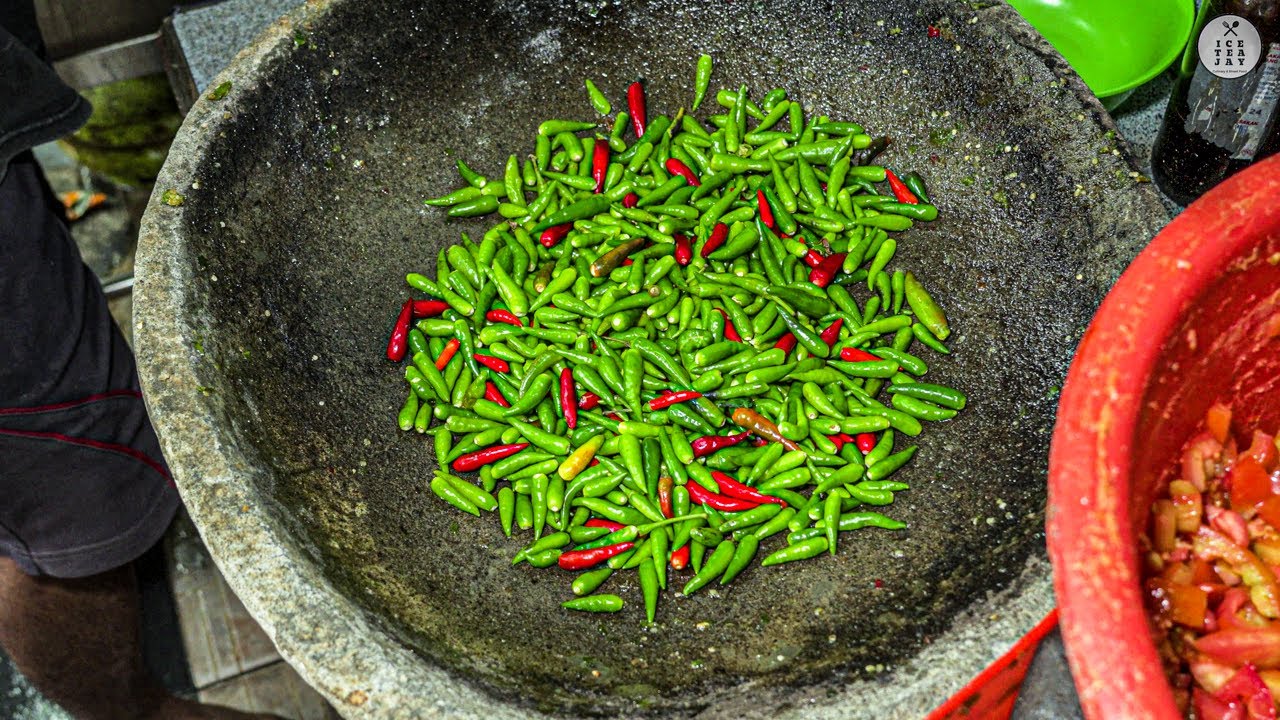 Spiciest Sambal in Indonesia | Sambal Pecak - Indonesian Street Food