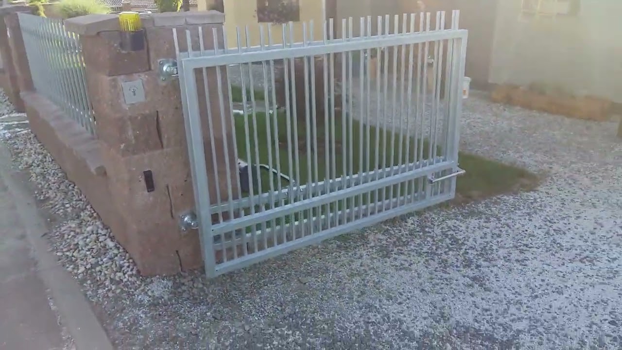 Jak fungují skládací vrata (How folding gate works.)