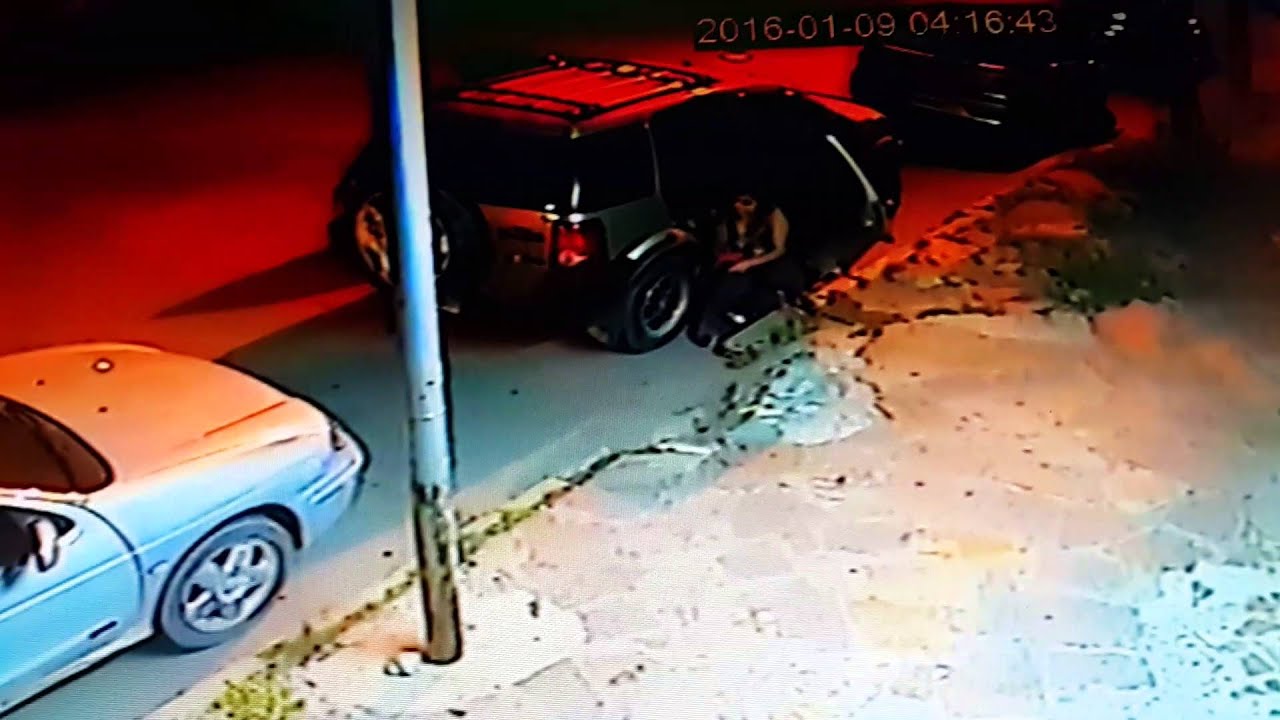 Unas ladys vagando en la vía publica