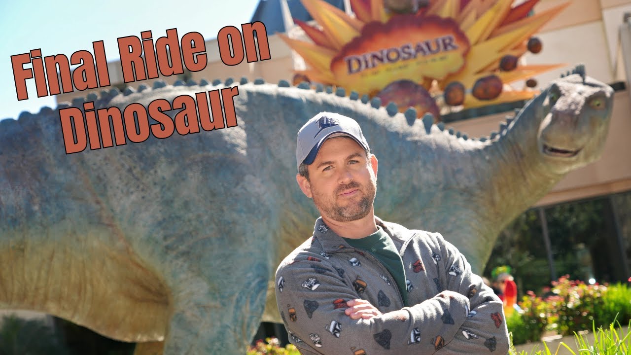 В парке Disney's Animal Kingdom динозавры сталкиваются со вторым вымирающим видом!!