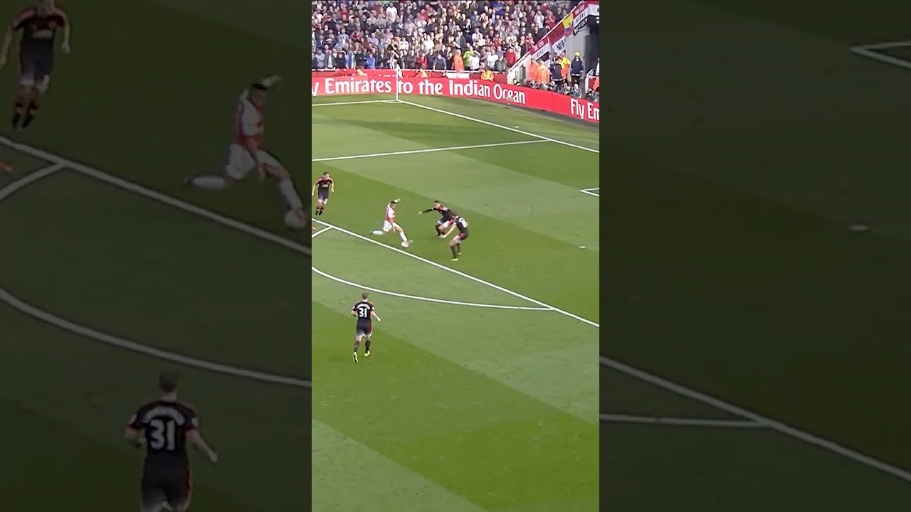 POWERFUL ALEXIS SANCHEZ GOAL!